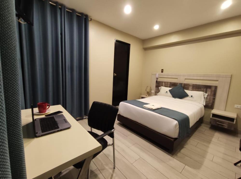 Hotel Konford Canete Imperial Bagian luar foto