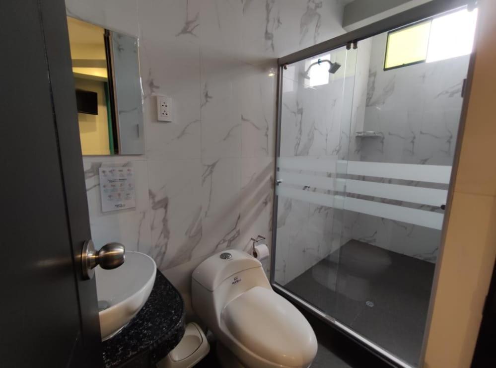 Hotel Konford Canete Imperial Bagian luar foto