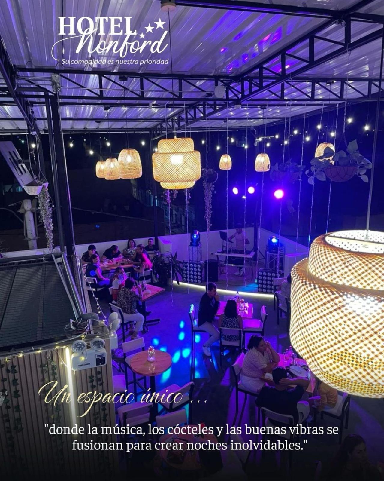 Hotel Konford Canete Imperial Bagian luar foto